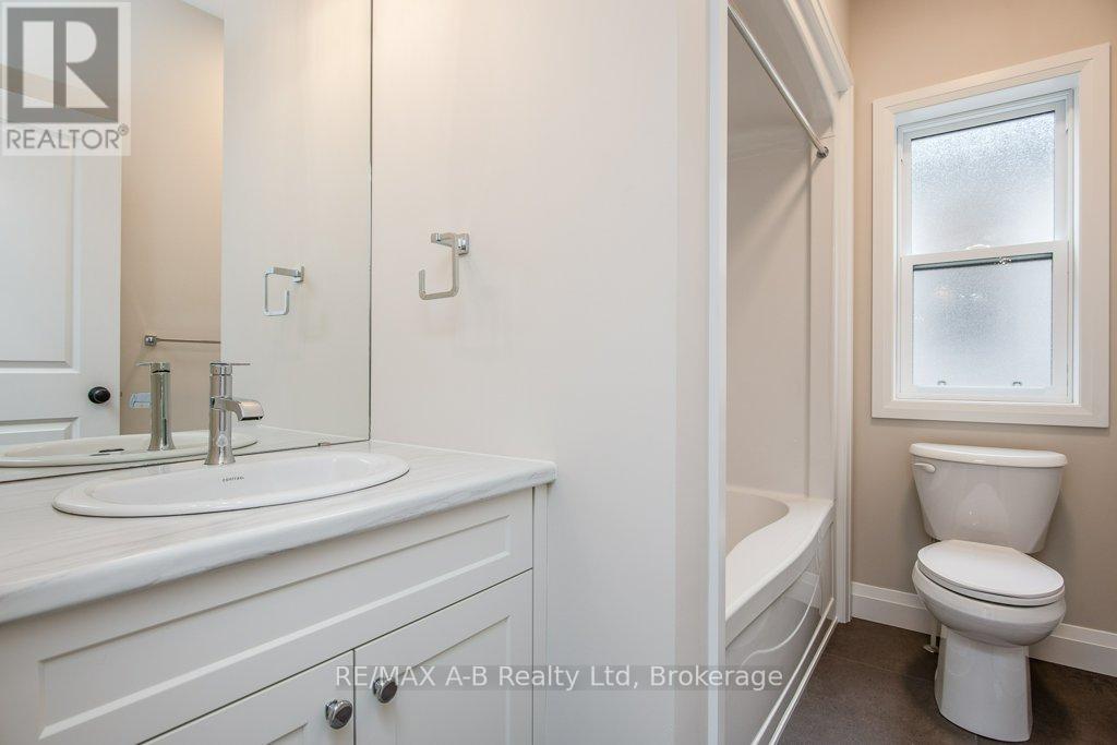 40 Quartz Street, East Zorra-Tavistock, Ontario  N0B 2R0 - Photo 30 - X12579334