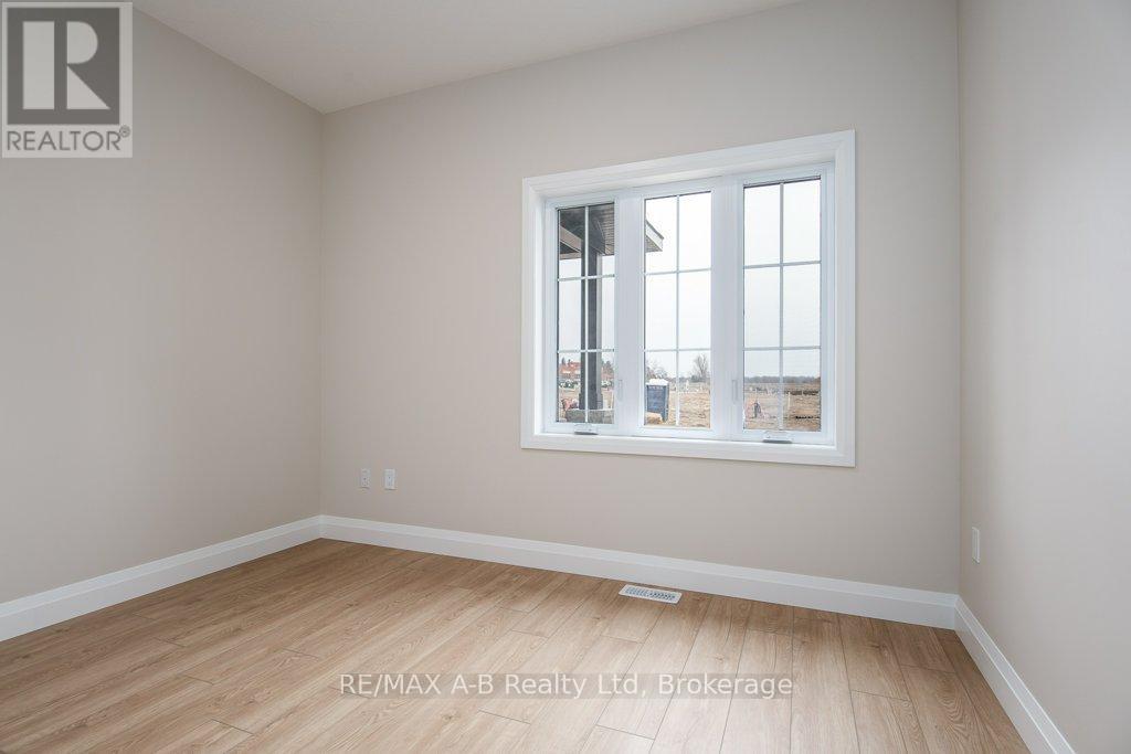 40 Quartz Street, East Zorra-Tavistock, Ontario  N0B 2R0 - Photo 36 - X12579334