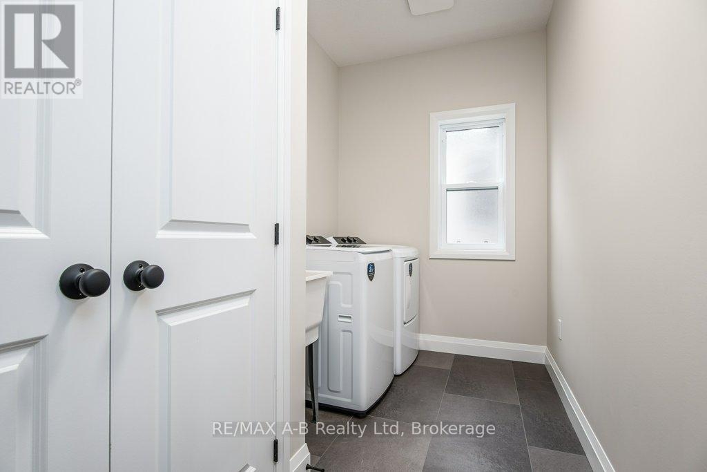 40 Quartz Street, East Zorra-Tavistock, Ontario  N0B 2R0 - Photo 38 - X12579334