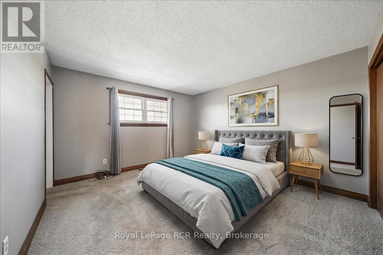 883 30th Street W, Georgian Bluffs, Ontario N4K 6V5 - Photo 19 - X12966186