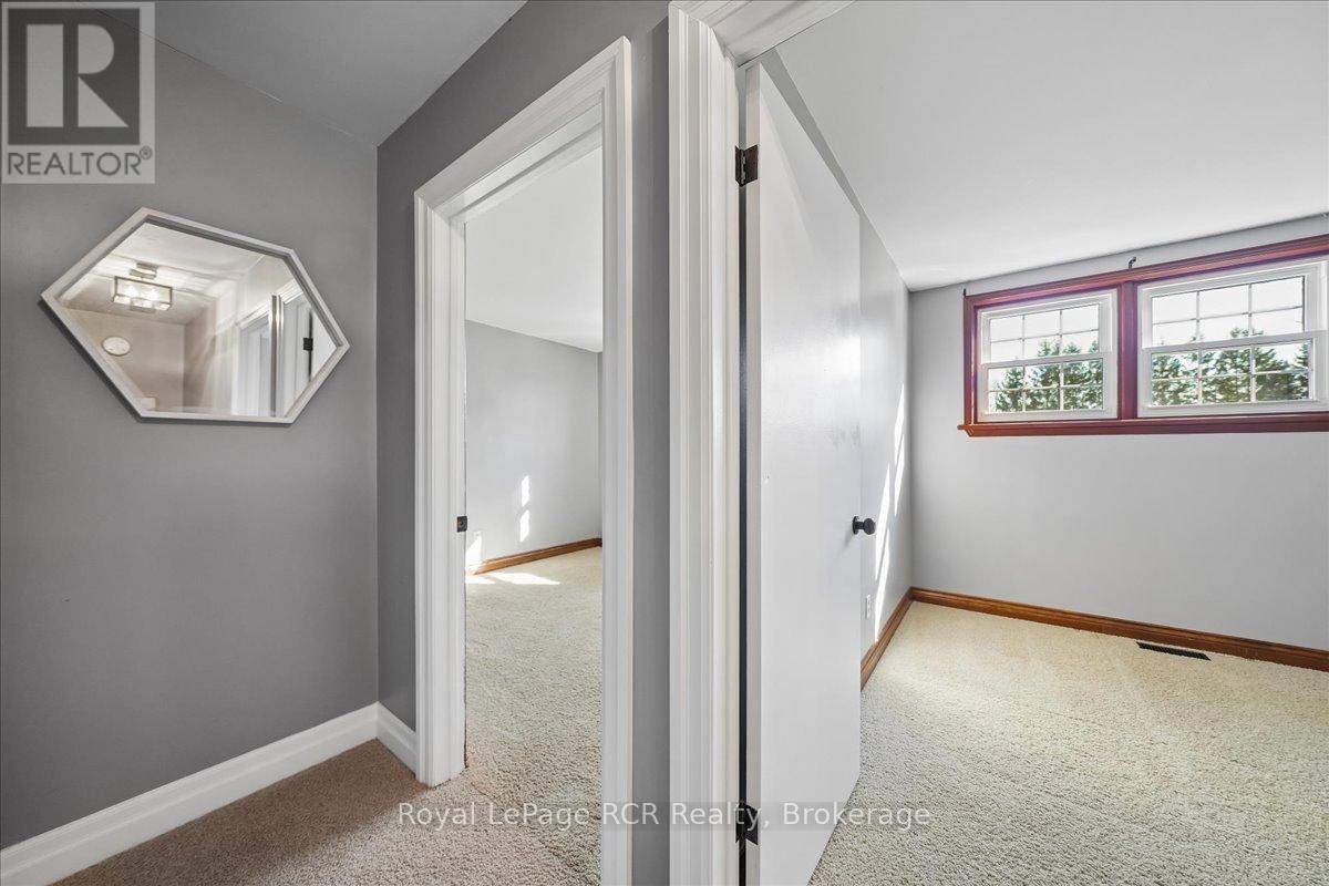 883 30th Street W, Georgian Bluffs, Ontario N4K 6V5 - Photo 24 - X12966186