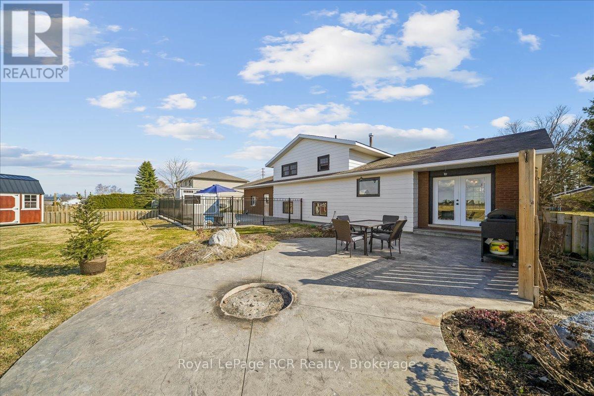 883 30th Street W, Georgian Bluffs, Ontario N4K 6V5 - Photo 37 - X12966186