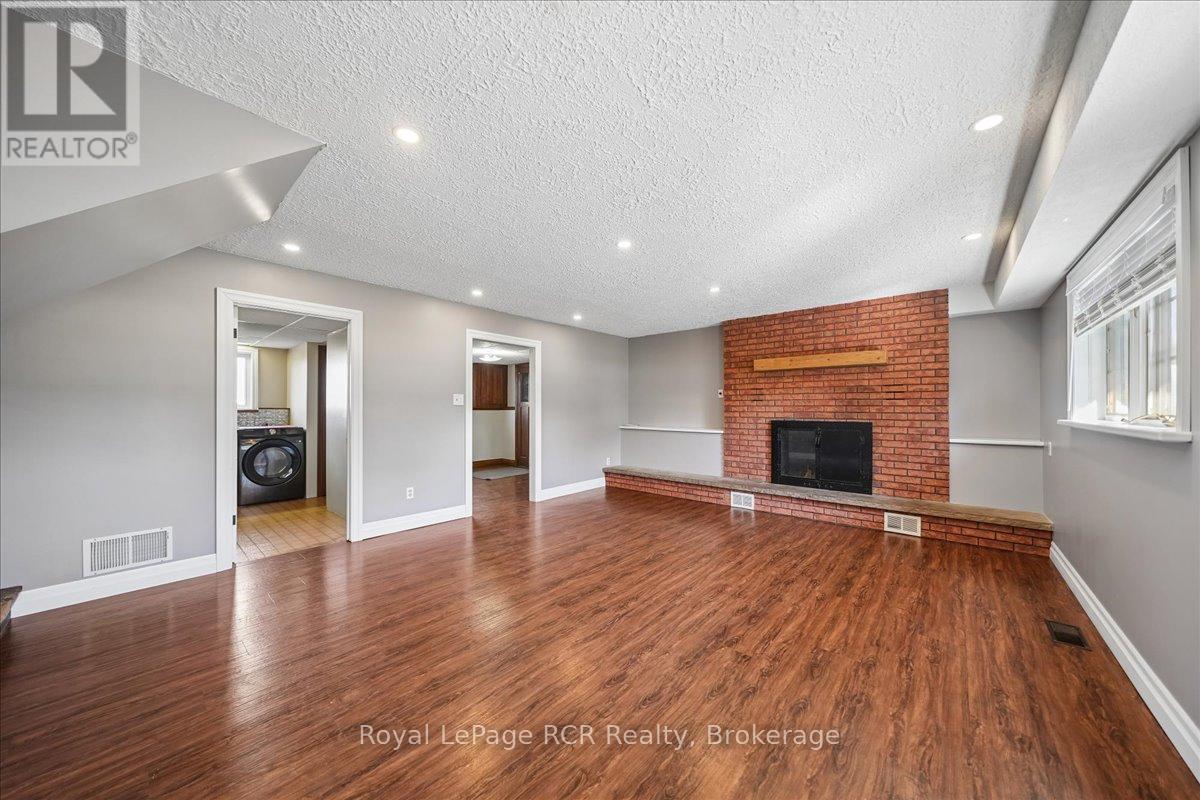 883 30th Street W, Georgian Bluffs, Ontario N4K 6V5 - Photo 33 - X12966186