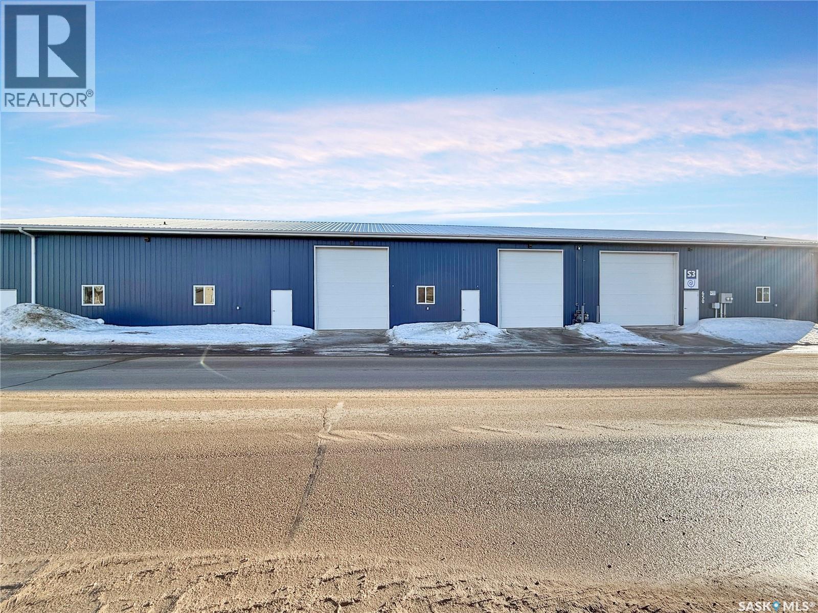 650 North Railway Street E, Swift Current, Saskatchewan  S9H 1C9 - Photo 2 - SK032275