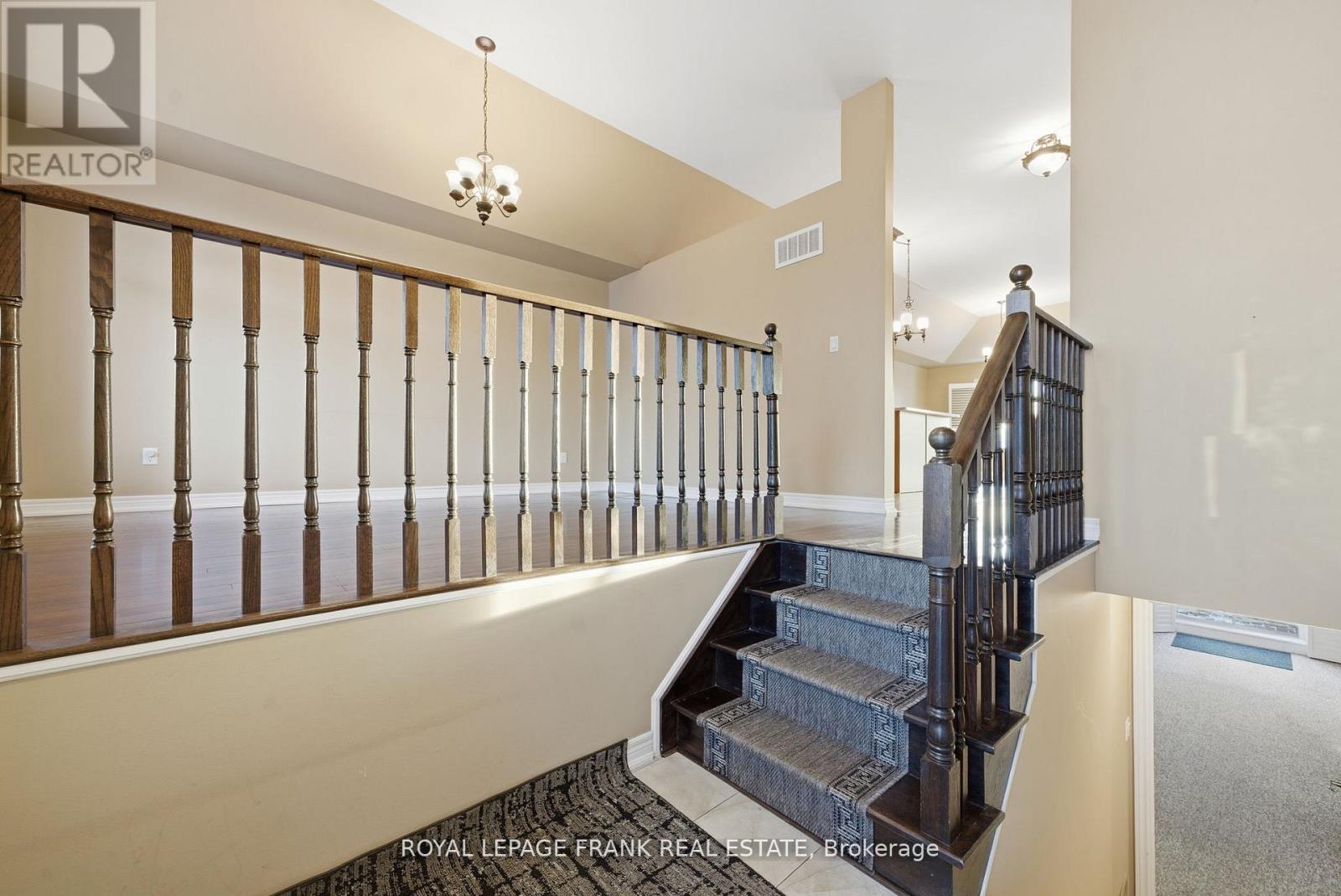 7 Brock Street, Kawartha Lakes, Ontario  K9V 0B9 - Photo 5 - X12872816