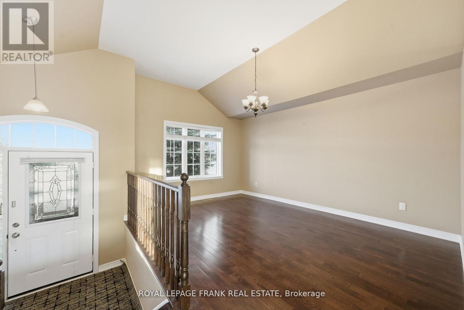 7 Brock Street, Kawartha Lakes, Ontario  K9V 0B9 - Photo 6 - X12872816