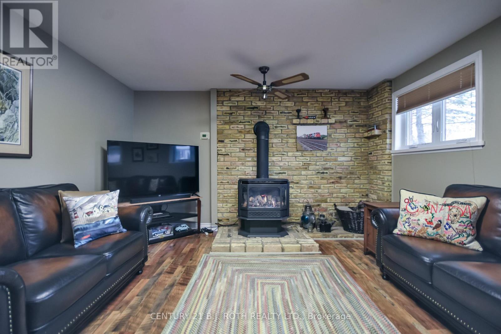 228 Spencer Avenue, Essa (Thornton), Ontario  L0L 2N0 - Photo 24 - N12966582