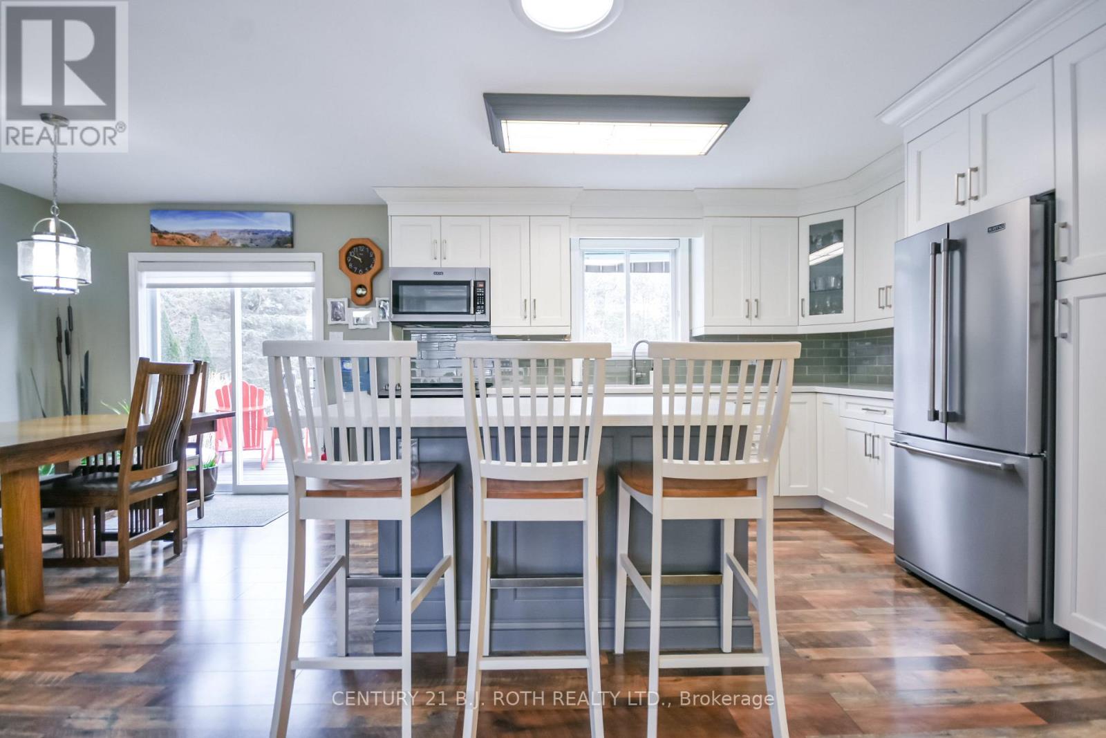 228 Spencer Avenue, Essa (Thornton), Ontario  L0L 2N0 - Photo 9 - N12966582