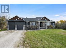 121 ERNEST WAY, Tay Valley, Ontario