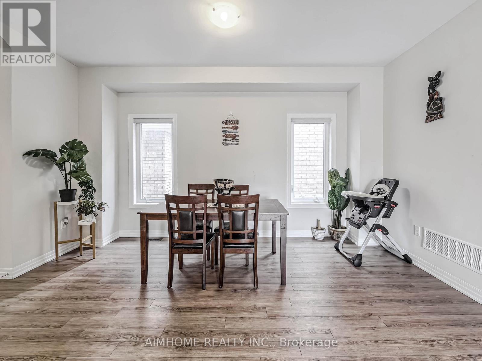 3 Ken Davie Gate, Georgina, Ontario  L4P 0S3 - Photo 3 - N12966598