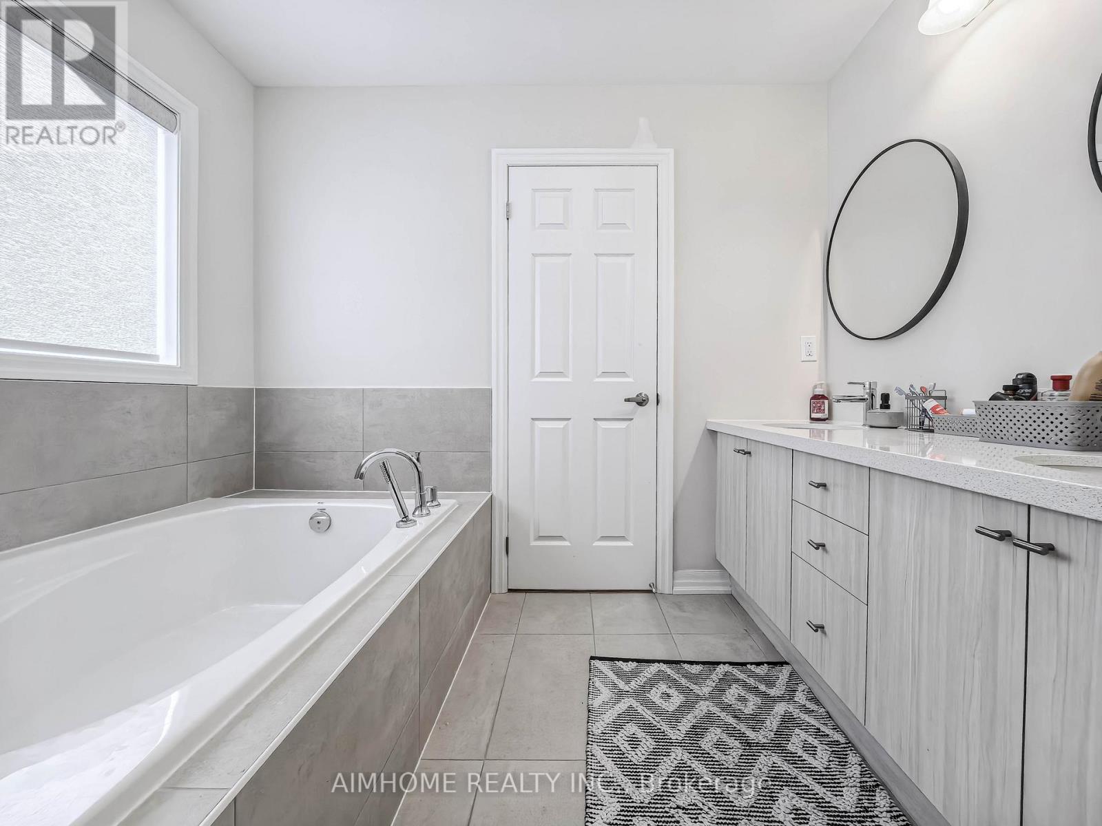 3 Ken Davie Gate, Georgina, Ontario  L4P 0S3 - Photo 35 - N12966598