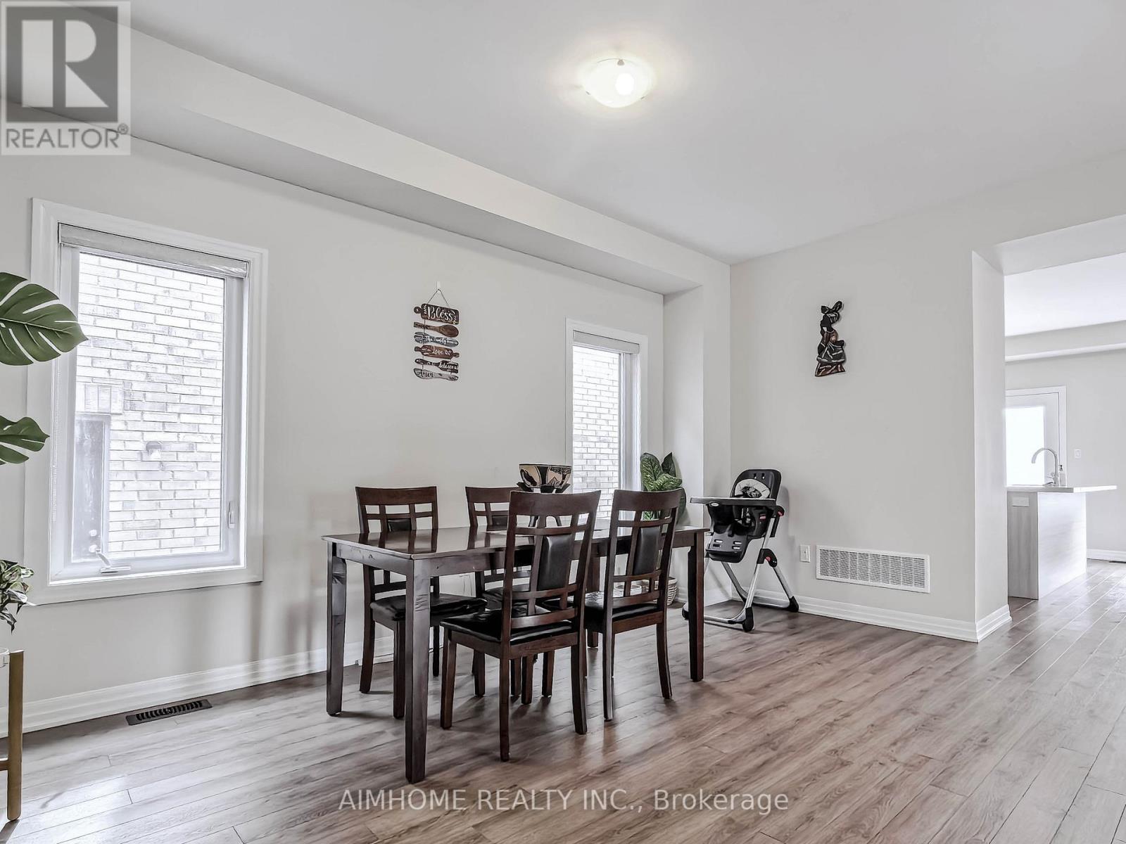 3 Ken Davie Gate, Georgina, Ontario  L4P 0S3 - Photo 5 - N12966598