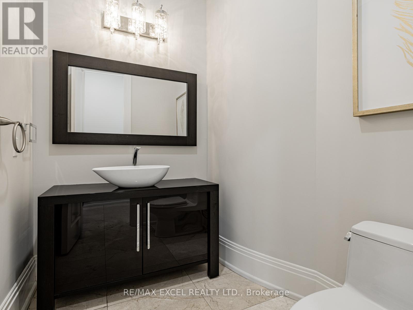 134 Spruce Avenue, Richmond Hill, Ontario  L4C 6W1 - Photo 18 - N12966608