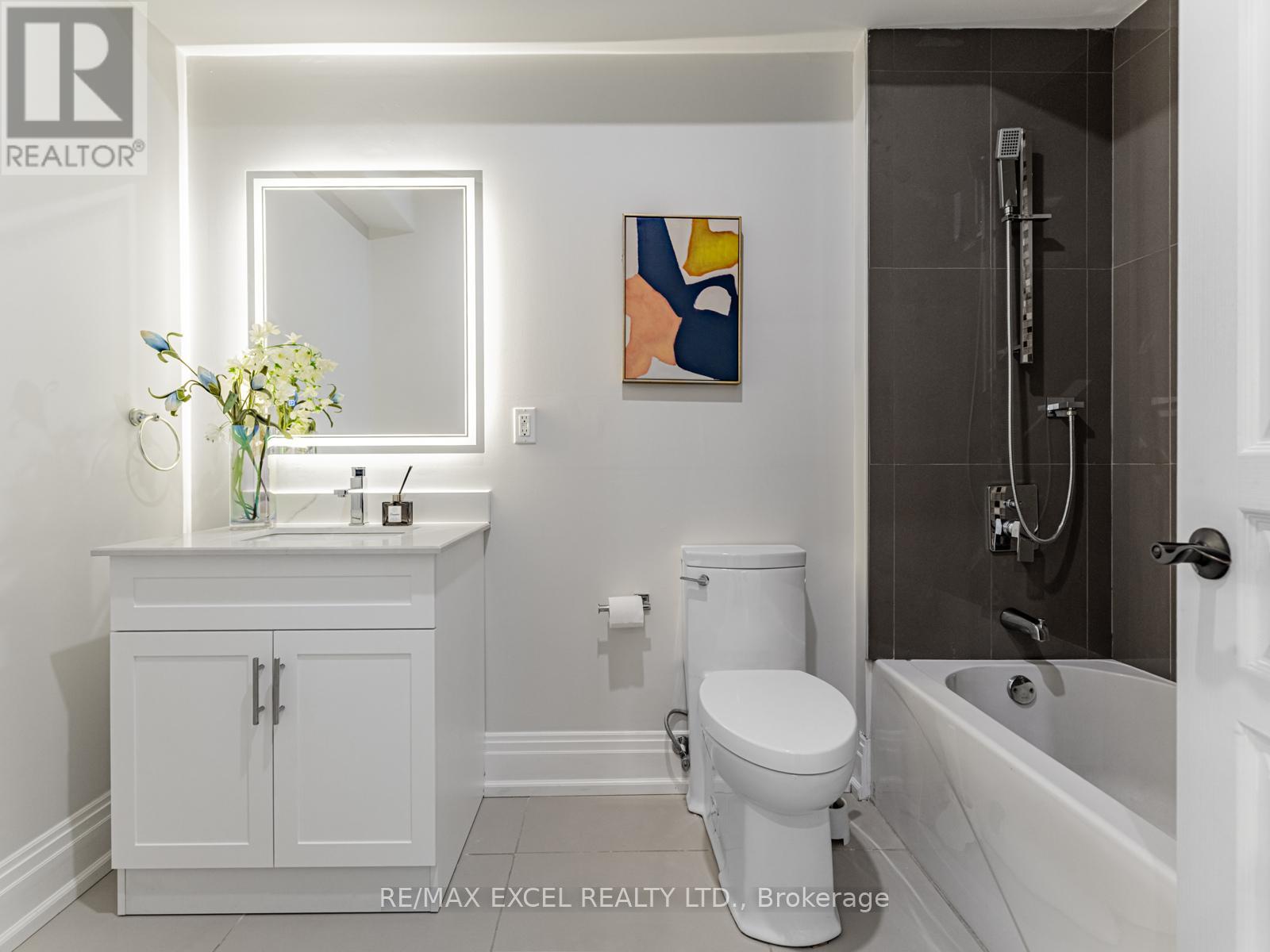 134 Spruce Avenue, Richmond Hill, Ontario  L4C 6W1 - Photo 34 - N12966608