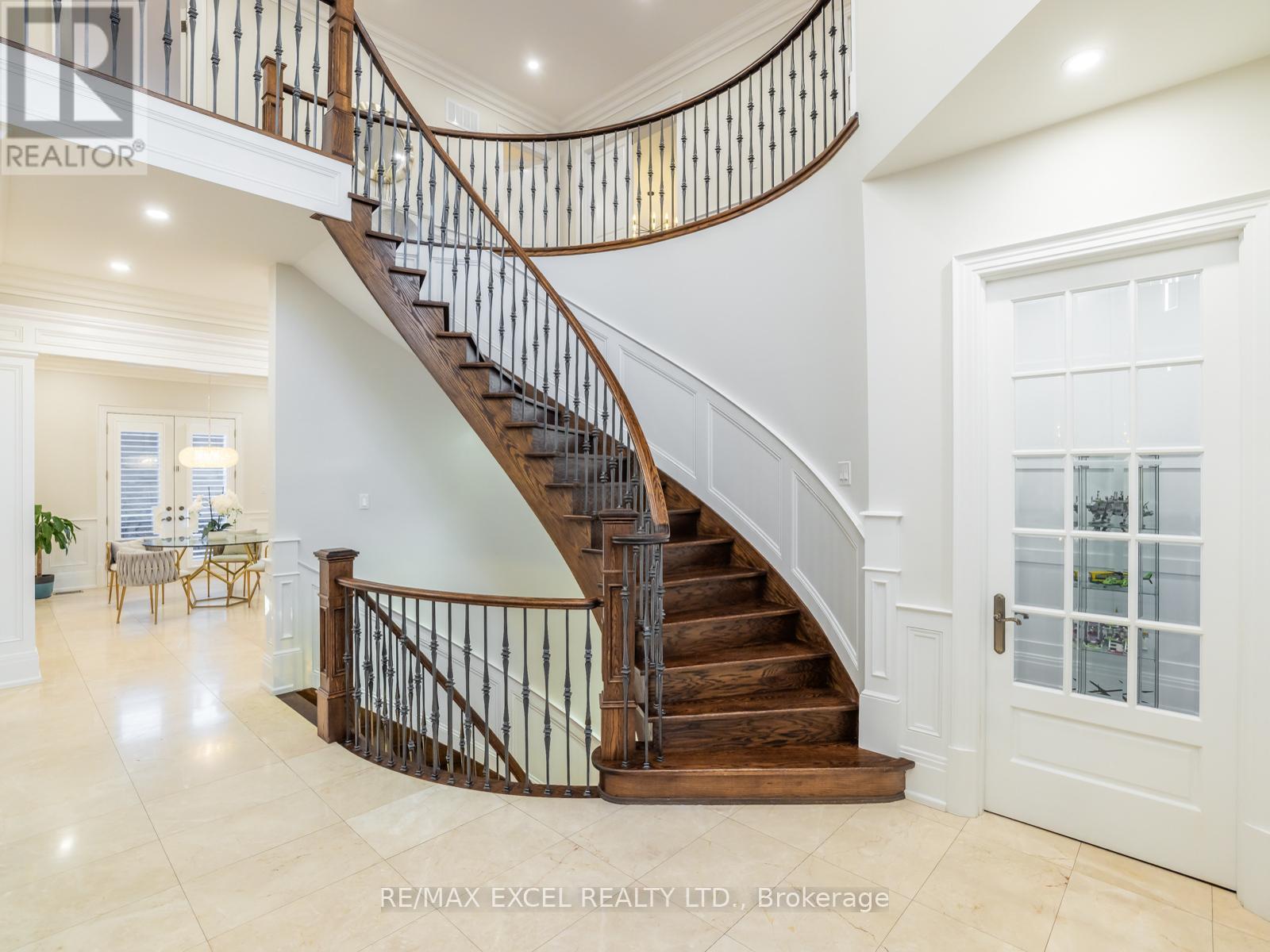 134 Spruce Avenue, Richmond Hill, Ontario  L4C 6W1 - Photo 4 - N12966608