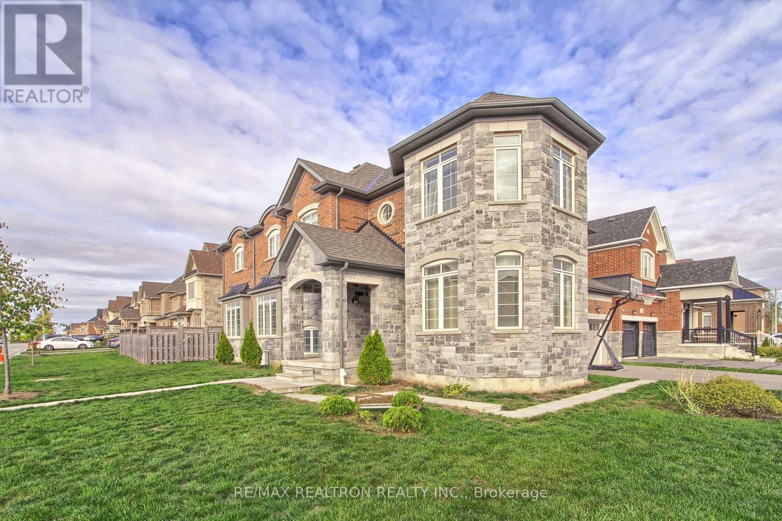 2236 Lozenby Street, Innisfil, Ontario  L9S 0M8 - Photo 3 - N12966618