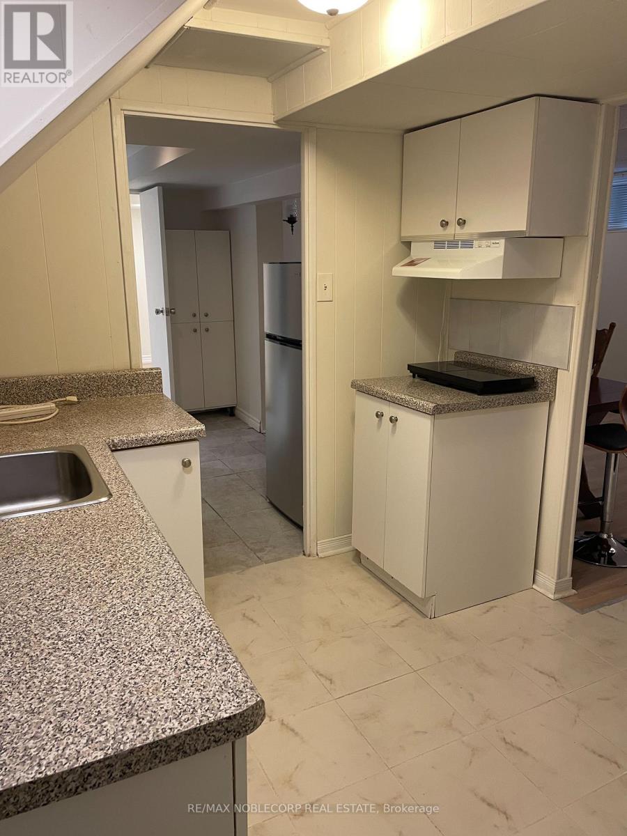 166 Collings Avenue, Bradford West Gwillimbury, Ontario  L3Z 1W1 - Photo 10 - N12966662