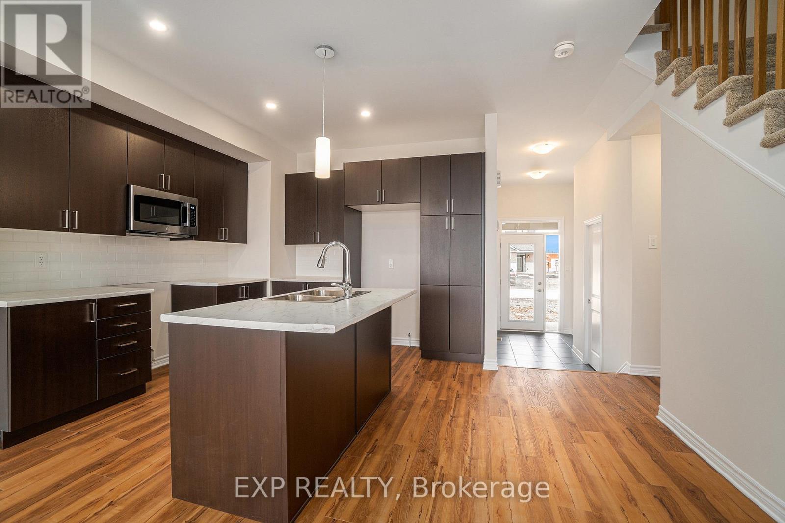 74 Richelieu Street, Russell, Ontario  K0A 1W0 - Photo 11 - X12886578