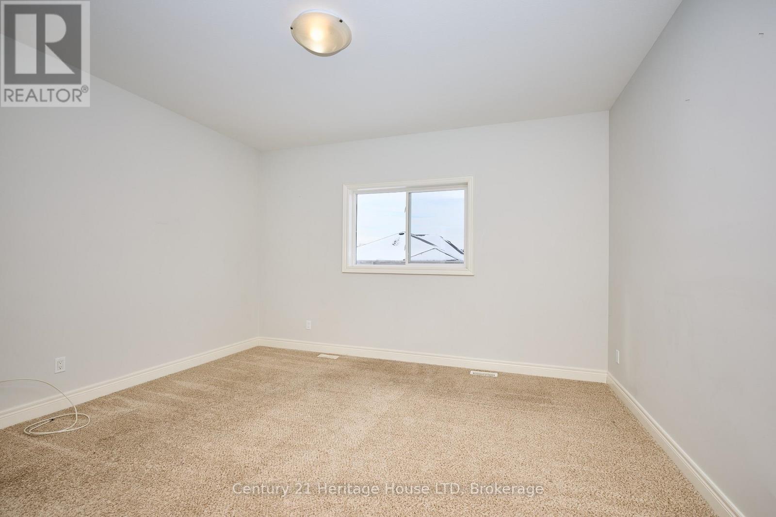 871 Burwell Street, Fort Erie, Ontario  L2A 0E3 - Photo 10 - X12692474