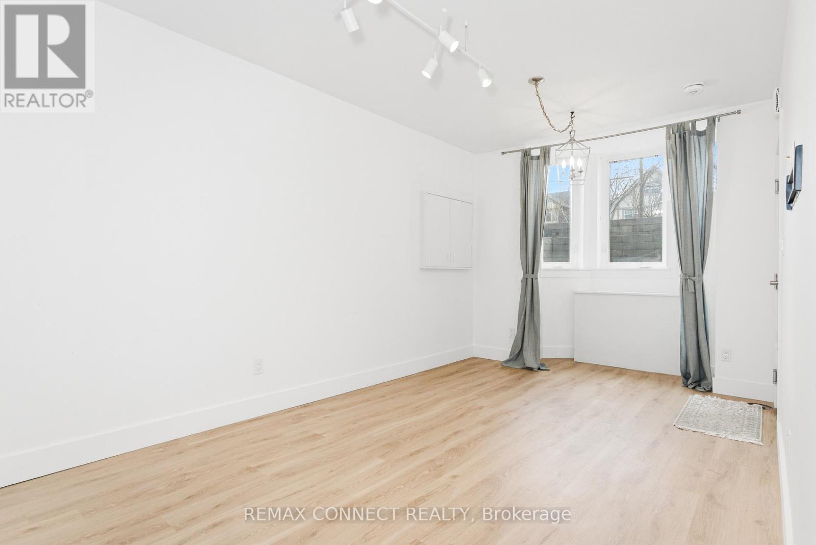 Lower - 16 Rosemount Avenue, Toronto, Ontario  M6H 2M1 - Photo 10 - C12868506