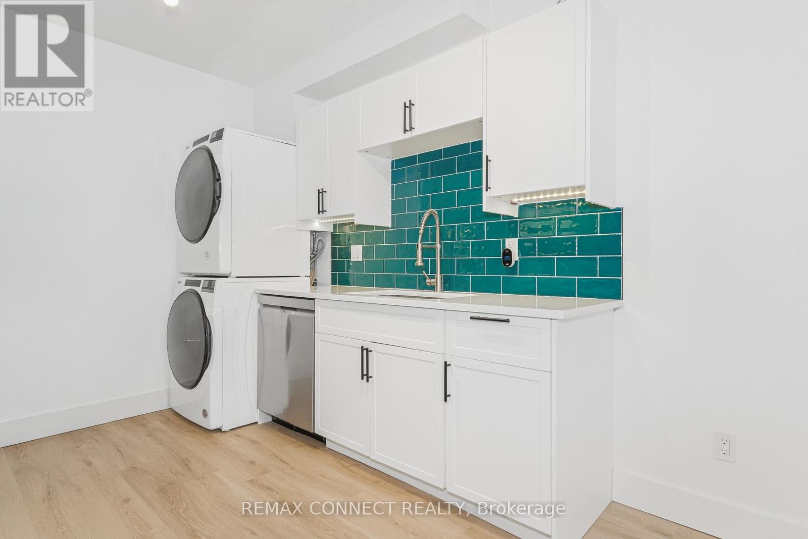 Lower - 16 Rosemount Avenue, Toronto, Ontario  M6H 2M1 - Photo 4 - C12868506