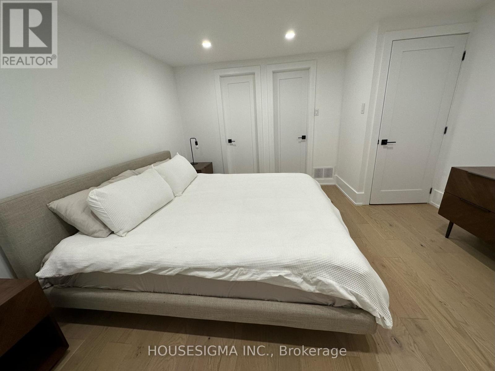 72 Wychcrest Avenue, Toronto, Ontario  M6G 3X7 - Photo 21 - C12962146