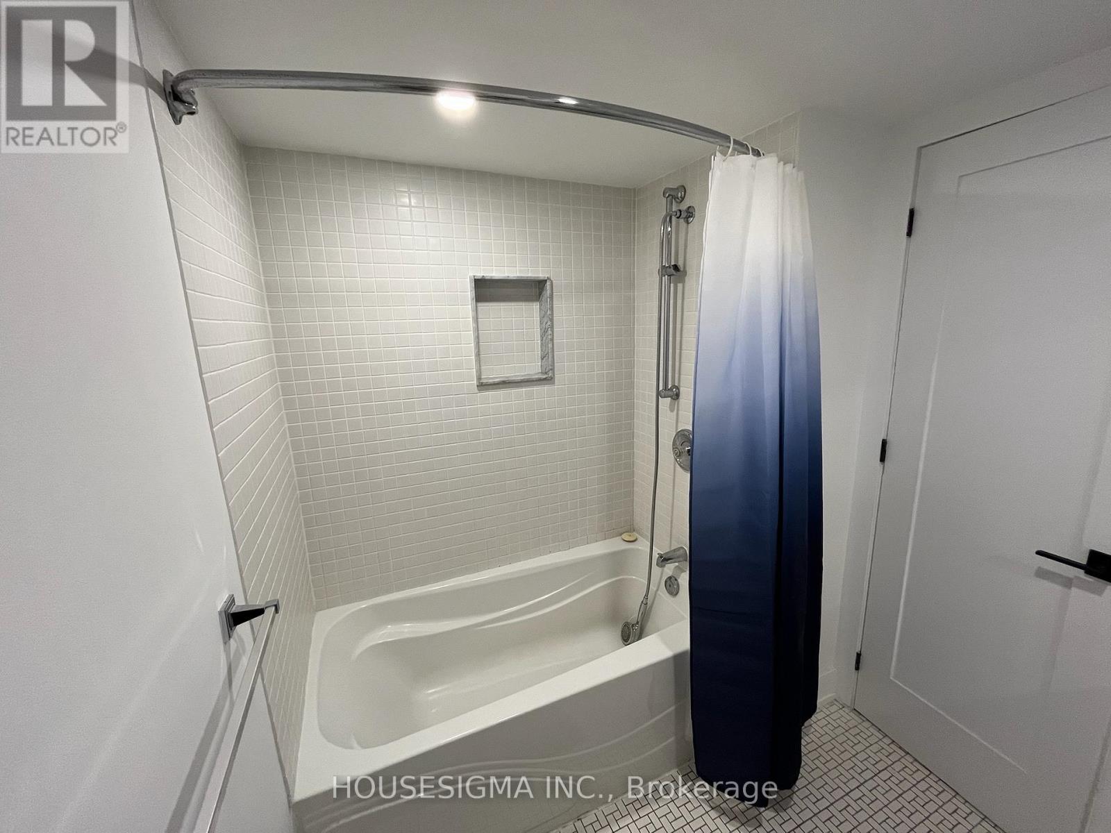 72 Wychcrest Avenue, Toronto, Ontario  M6G 3X7 - Photo 26 - C12962146