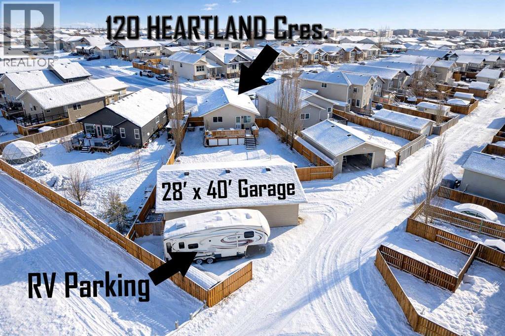 120 Heartland Crescent, Penhold, Alberta  T0M 1R0 - Photo 4 - A2296504