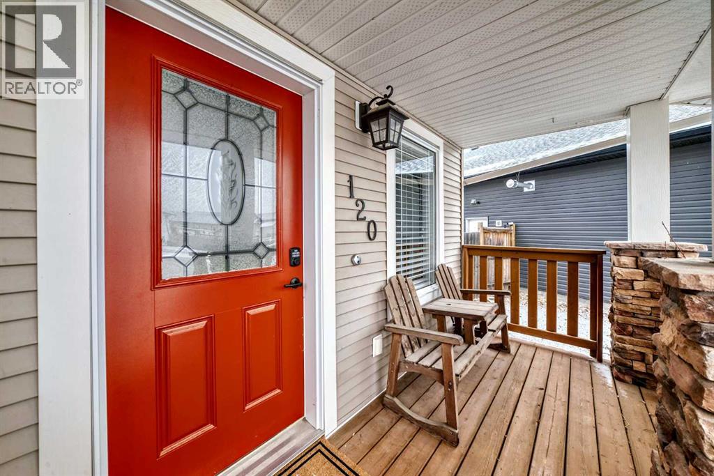 120 Heartland Crescent, Penhold, Alberta  T0M 1R0 - Photo 2 - A2296504