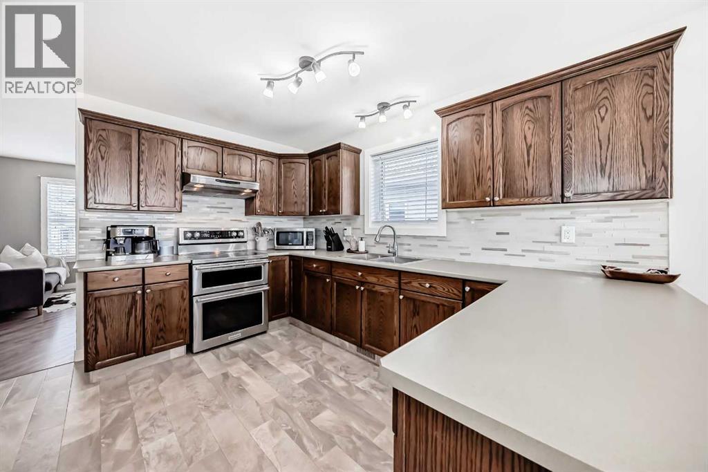 120 Heartland Crescent, Penhold, Alberta  T0M 1R0 - Photo 6 - A2296504