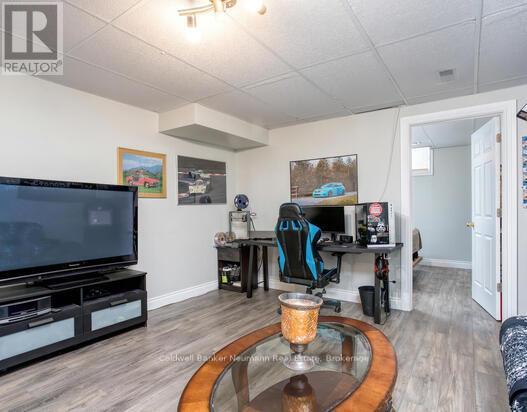 49 Torrance Lane, Centre Wellington, Ontario  N0B 1J0 - Photo 24 - X12926094