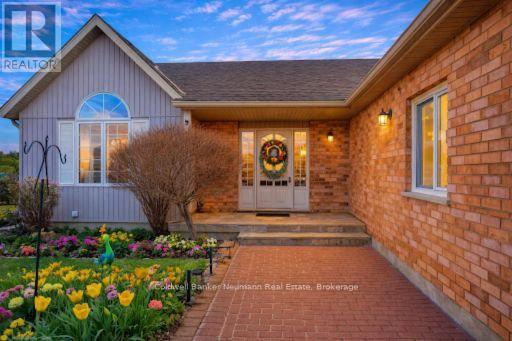 49 Torrance Lane, Centre Wellington, Ontario  N0B 1J0 - Photo 5 - X12926094