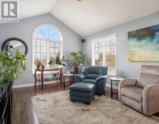 49 Torrance Lane, Centre Wellington, Ontario  N0B 1J0 - Photo 8 - X12926094