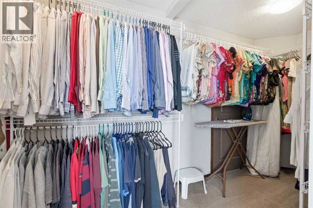 126 Pantego Way NW, Calgary, Alberta  T3K 0K6 - Photo 31 - A2298884