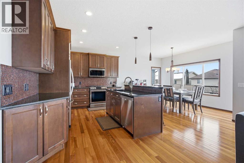 126 Pantego Way NW, Calgary, Alberta  T3K 0K6 - Photo 3 - A2298884