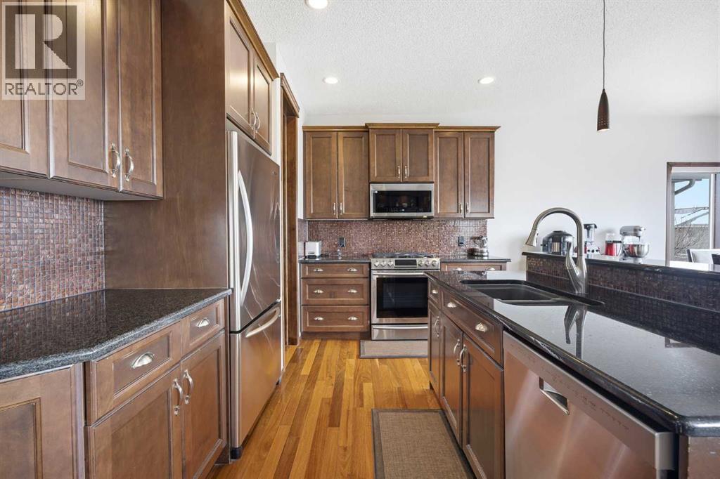 126 Pantego Way NW, Calgary, Alberta  T3K 0K6 - Photo 4 - A2298884