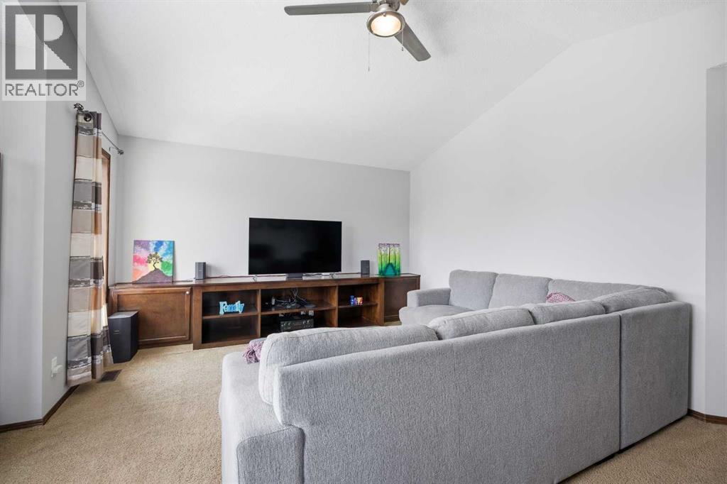 126 Pantego Way NW, Calgary, Alberta  T3K 0K6 - Photo 23 - A2298884