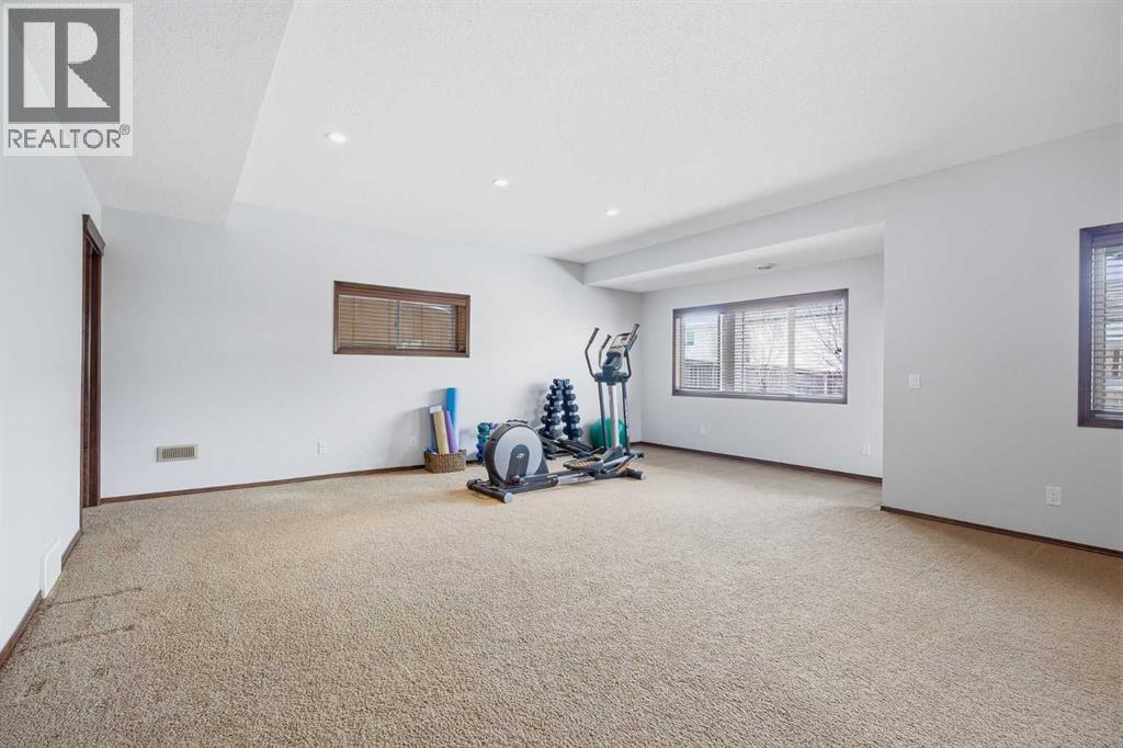 126 Pantego Way NW, Calgary, Alberta  T3K 0K6 - Photo 38 - A2298884