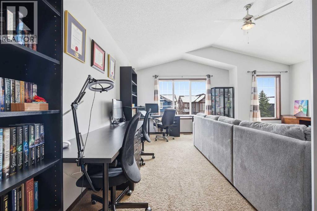 126 Pantego Way NW, Calgary, Alberta  T3K 0K6 - Photo 24 - A2298884