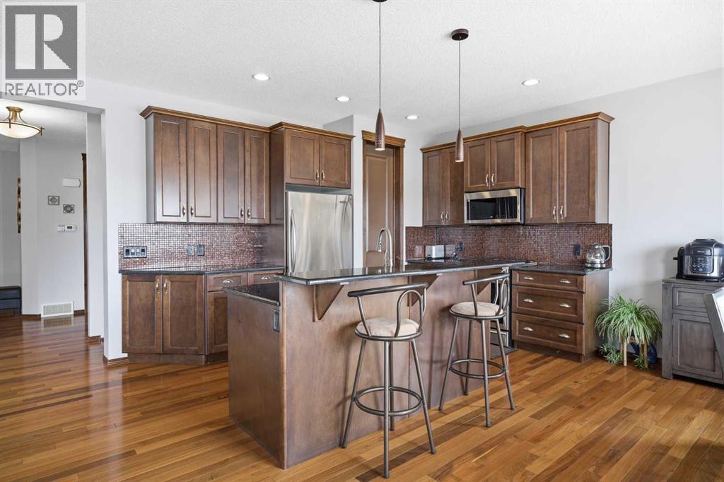 126 Pantego Way NW, Calgary, Alberta  T3K 0K6 - Photo 5 - A2298884