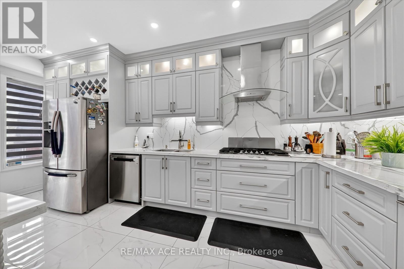 9 Invitational Road, Brampton, Ontario  L6P 2H1 - Photo 12 - W12962210