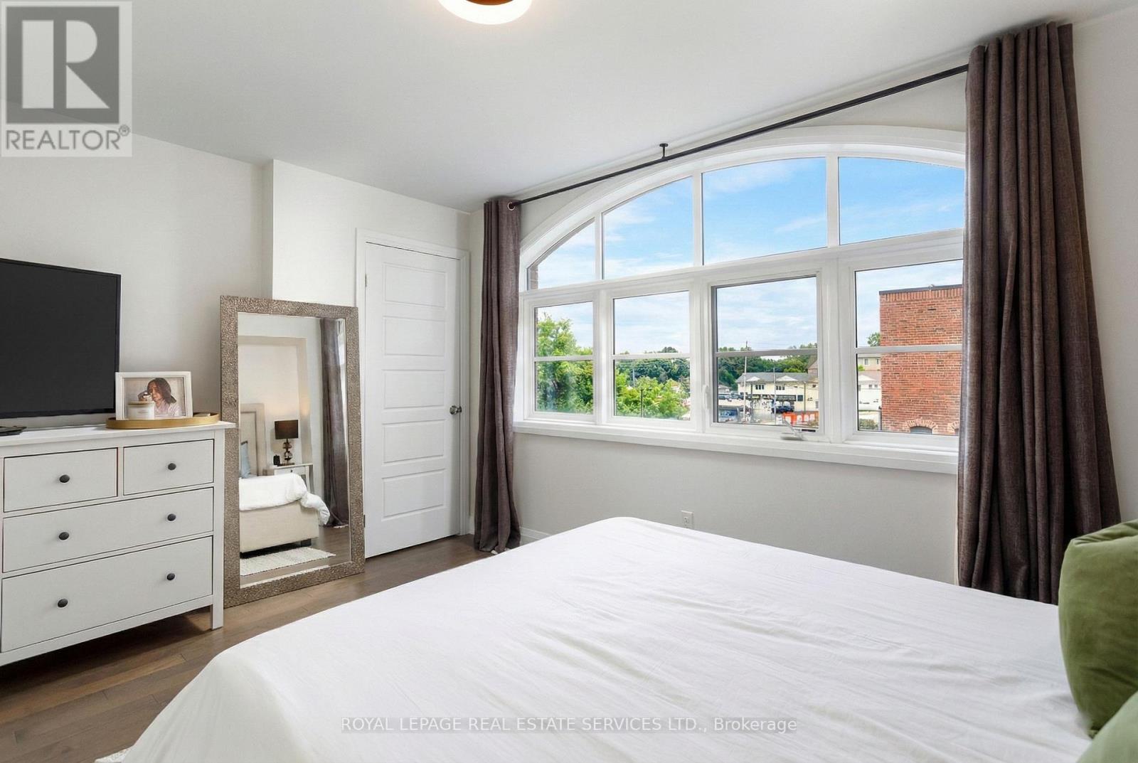 22 - 405 Plains Road E, Burlington, Ontario  L7T 2C9 - Photo 21 - W12966530