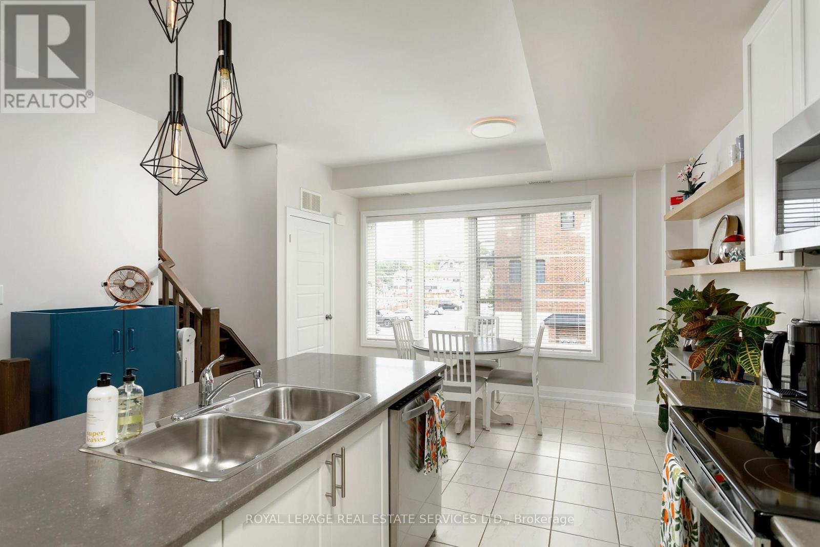 22 - 405 Plains Road E, Burlington, Ontario  L7T 2C9 - Photo 6 - W12966530