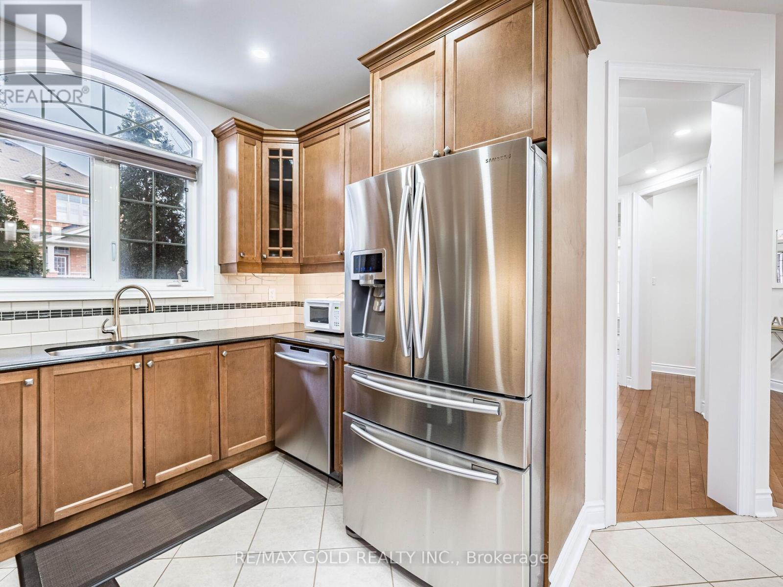 2 Bryony Road, Brampton, Ontario  L7A 0W3 - Photo 13 - W12966590