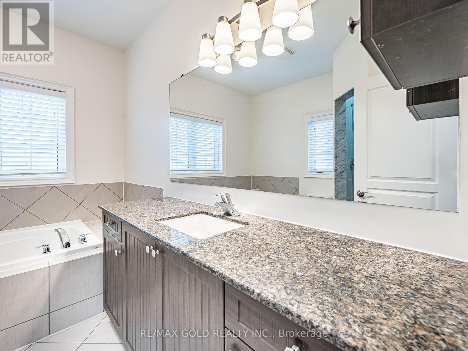 2 Bryony Road, Brampton, Ontario  L7A 0W3 - Photo 23 - W12966590