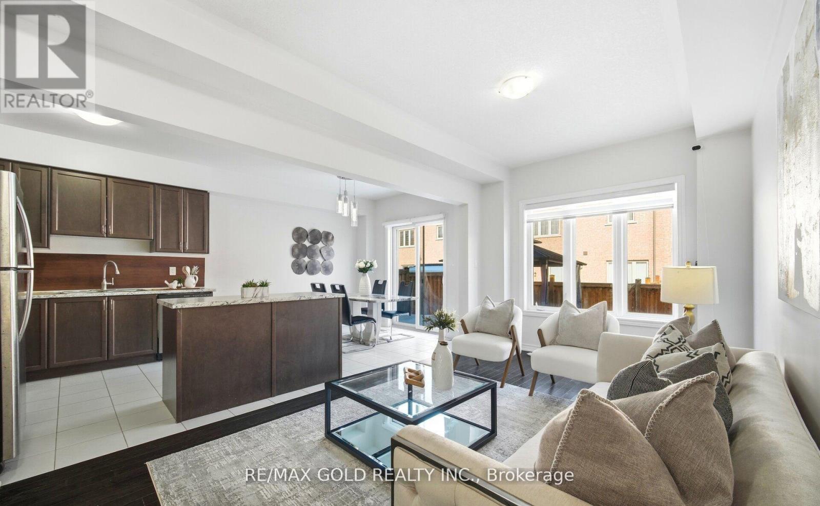 15 Hines Street, Brampton, Ontario  L7A 4X4 - Photo 14 - W12966656