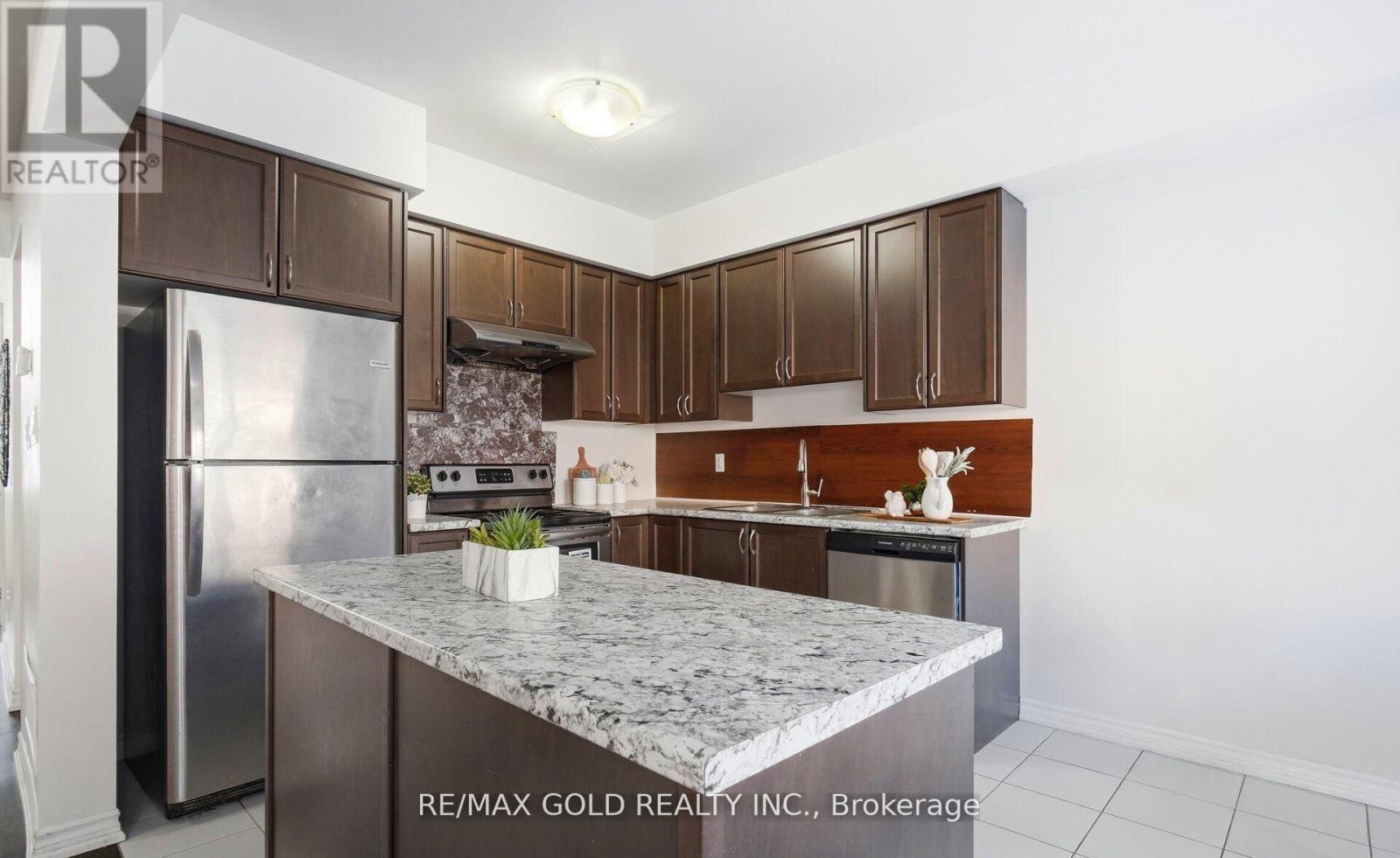 15 Hines Street, Brampton, Ontario  L7A 4X4 - Photo 17 - W12966656