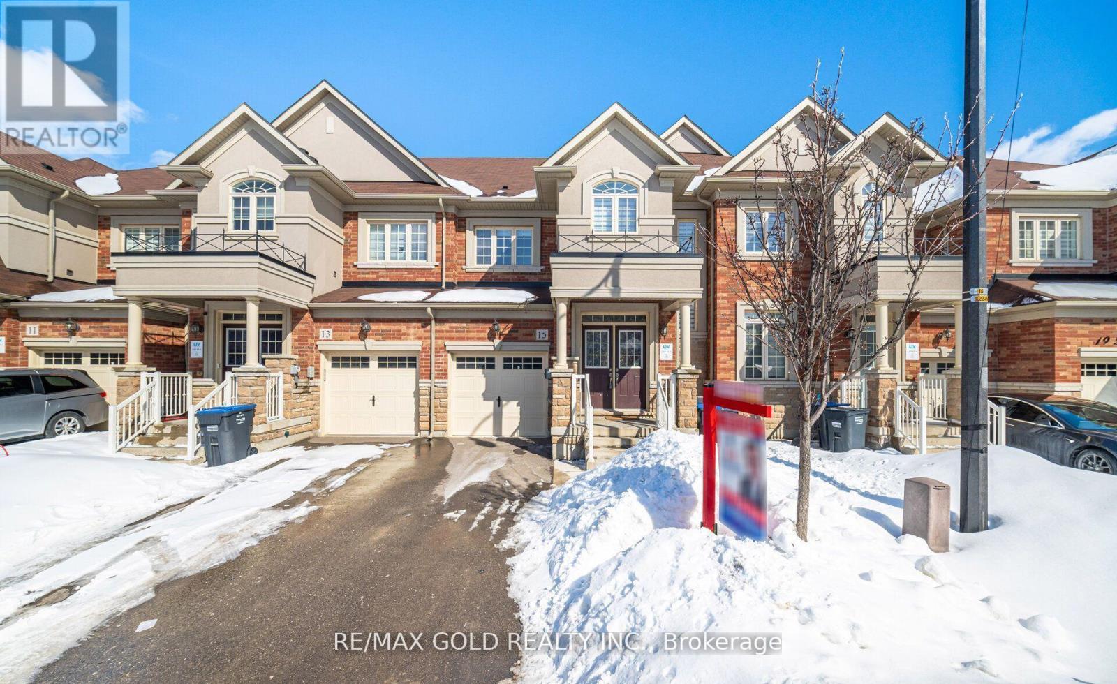 15 Hines Street, Brampton, Ontario  L7A 4X4 - Photo 3 - W12966656