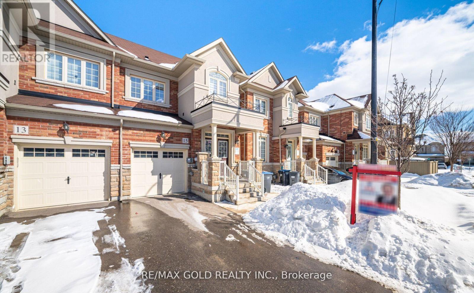 15 Hines Street, Brampton, Ontario  L7A 4X4 - Photo 4 - W12966656