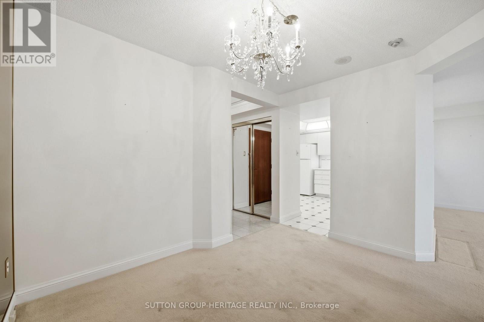 1405 - 24 Hanover Road, Brampton, Ontario  L6S 5K8 - Photo 3 - W12966660